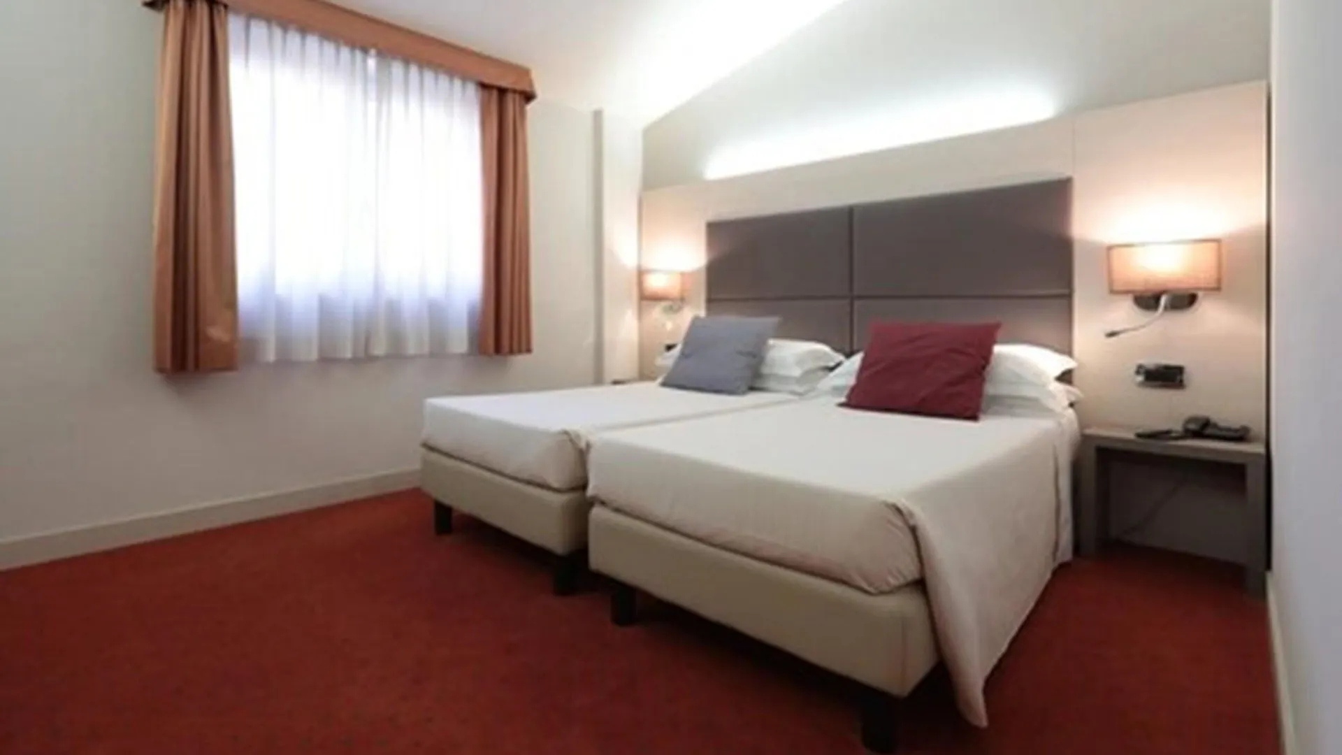 Hotel Campion Milan 3*,